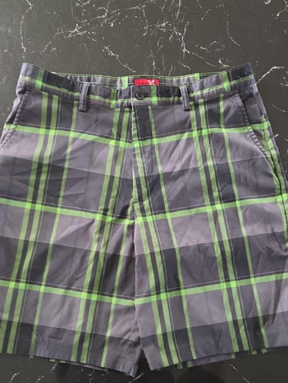 Men's Izod Black/Gray and Green Plaid Shorts Size 36